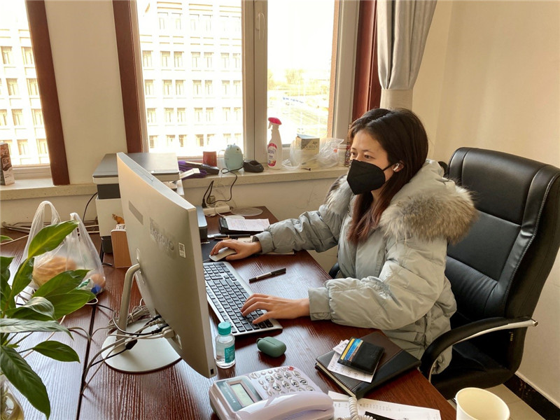 让党旗飘扬在战斗一线 华体育app官网登录入口_华体育(中国)疫情防控复工复产侧记（三）